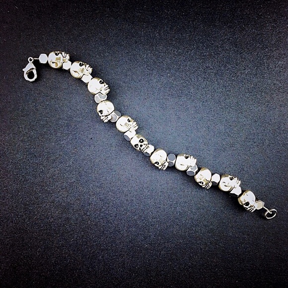 💀Silver Skull Hematite Men’s Beaded Bracelet - Picture 4 of 5